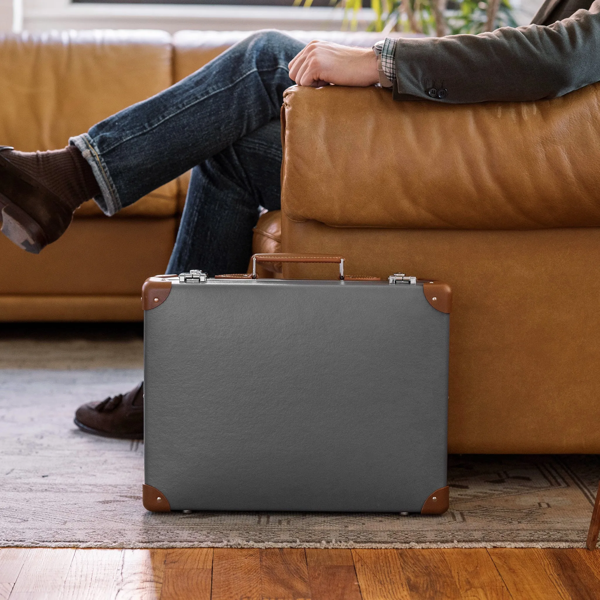 10-Watch Attaché Limited Edition For HODINKEE