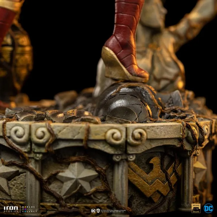 DC Comics Wonder Woman Unleashed 1/10 Deluxe Art Scale Limited Edition Statue BY IRON STUDIOS - BRAND DC COMICS