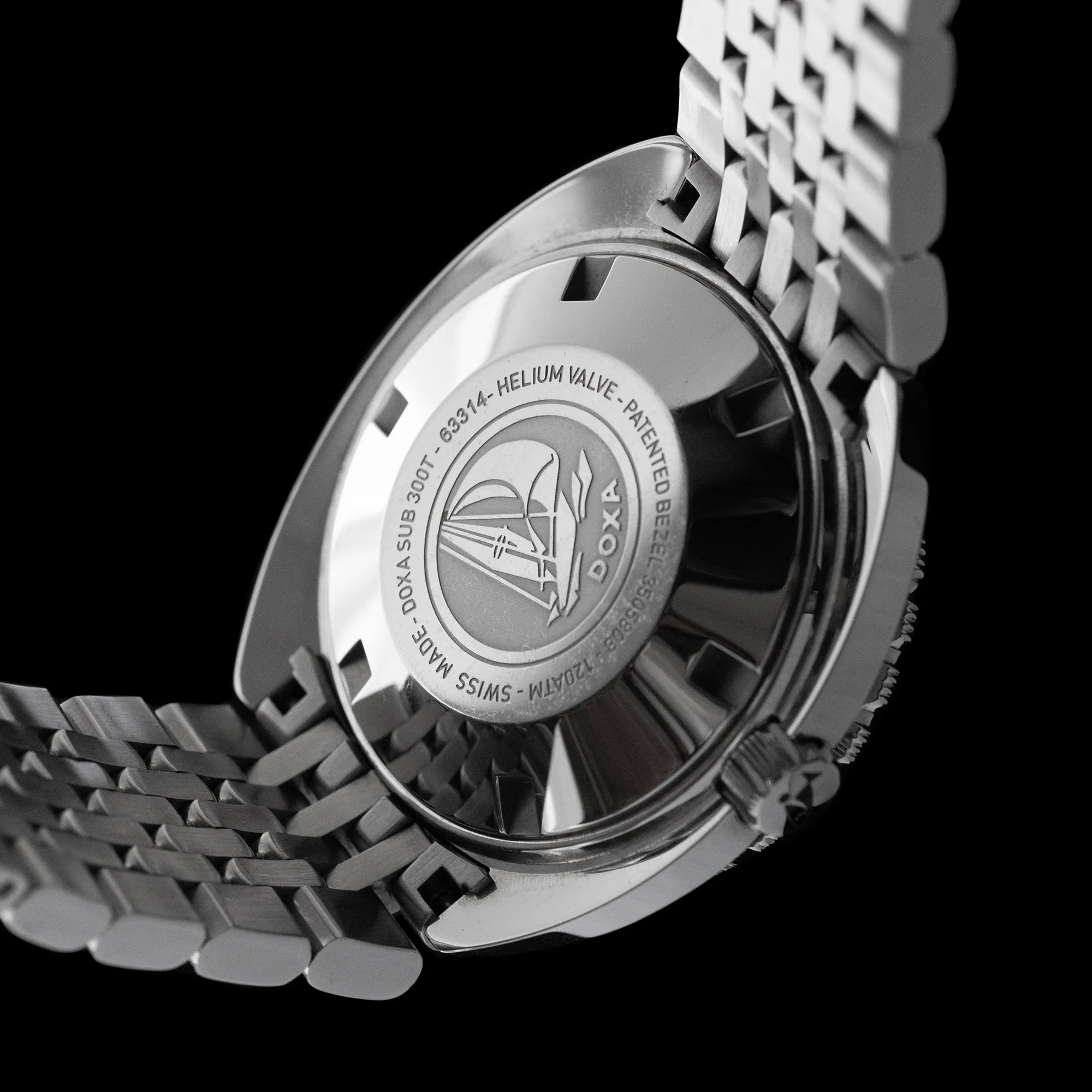 Doxa - 2022 Sub 300T Whitepearl