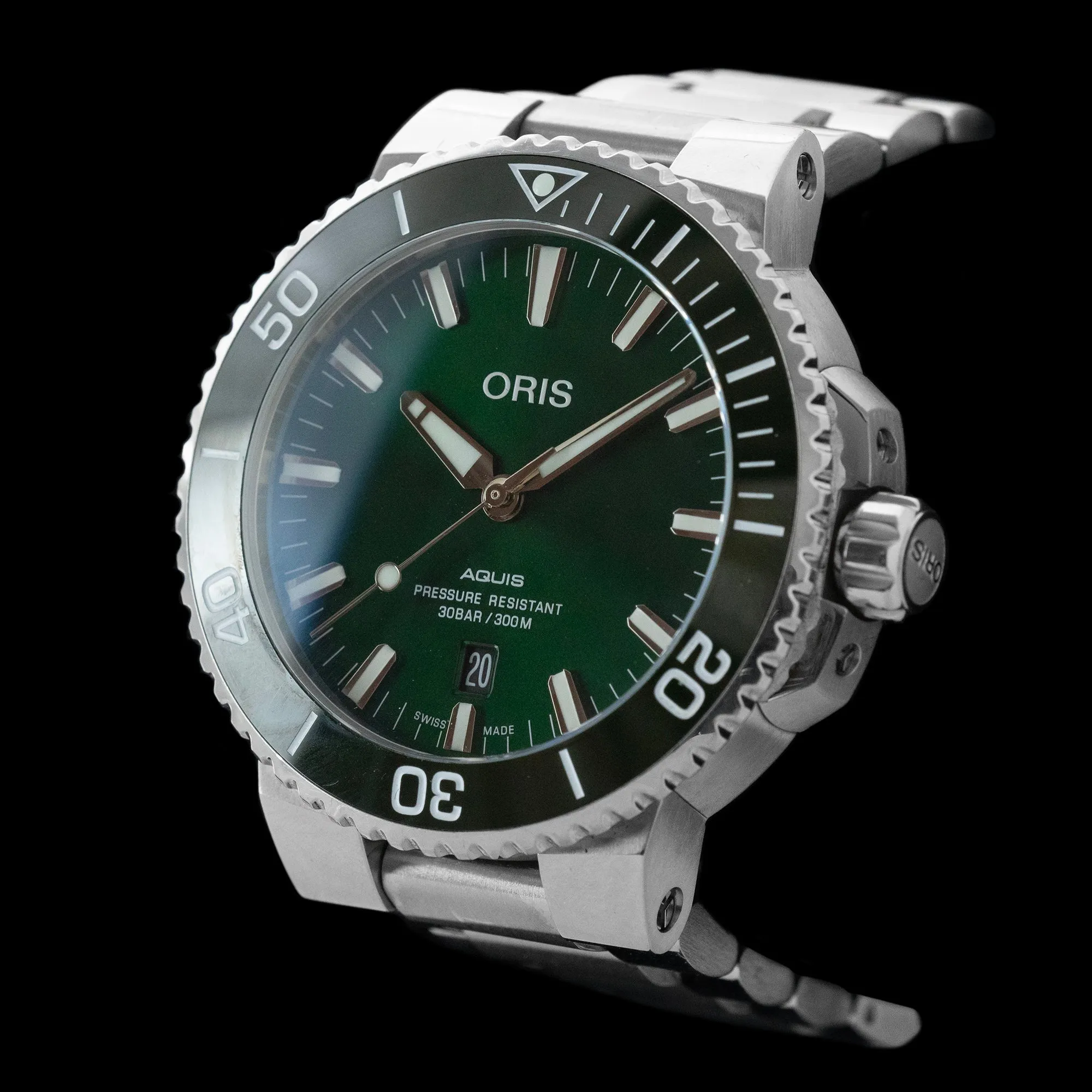 Oris - 2022 Aquis Date Green 43.5mm