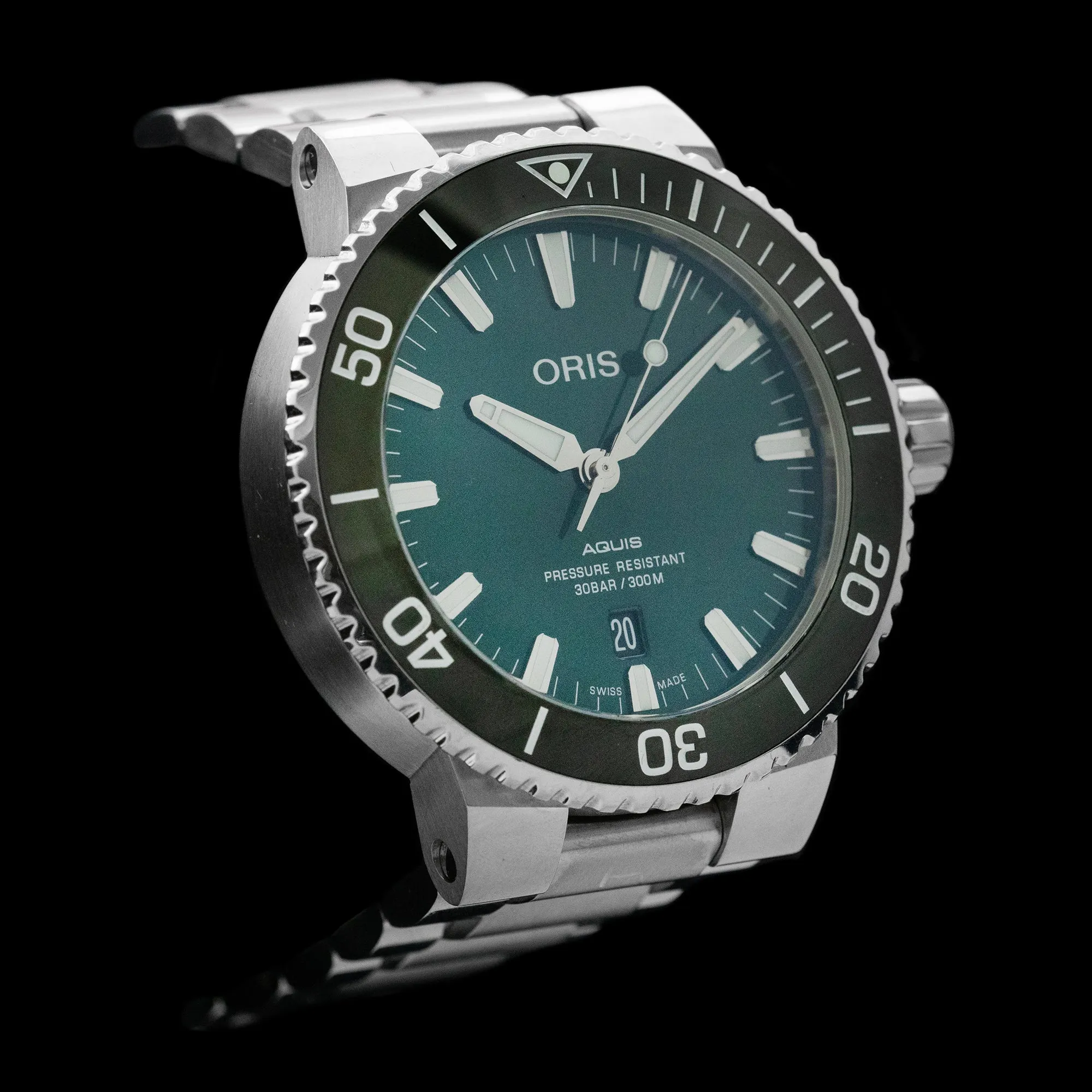 Oris - 2022 Aquis Date Green 43.5mm